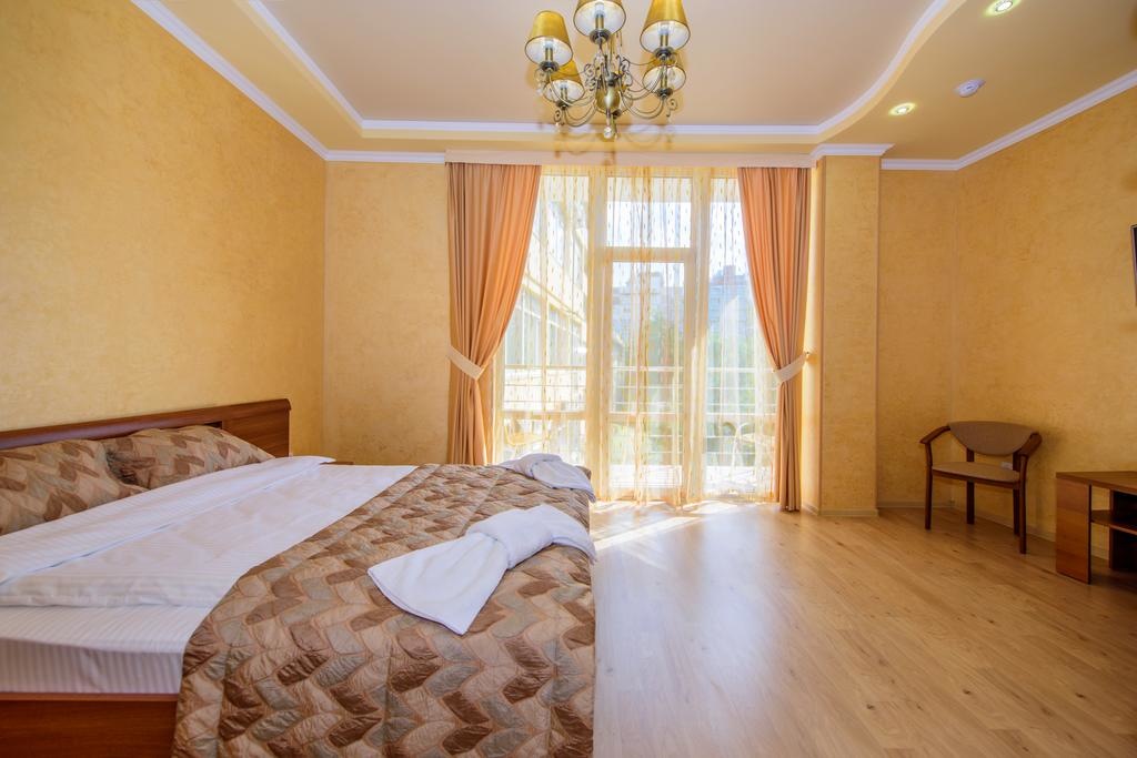 Гостиницы алушты недорого. Royal Villa Алушта.